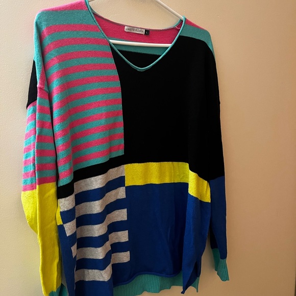 Color Block V-Neck Sweater - Picture 3 of 4